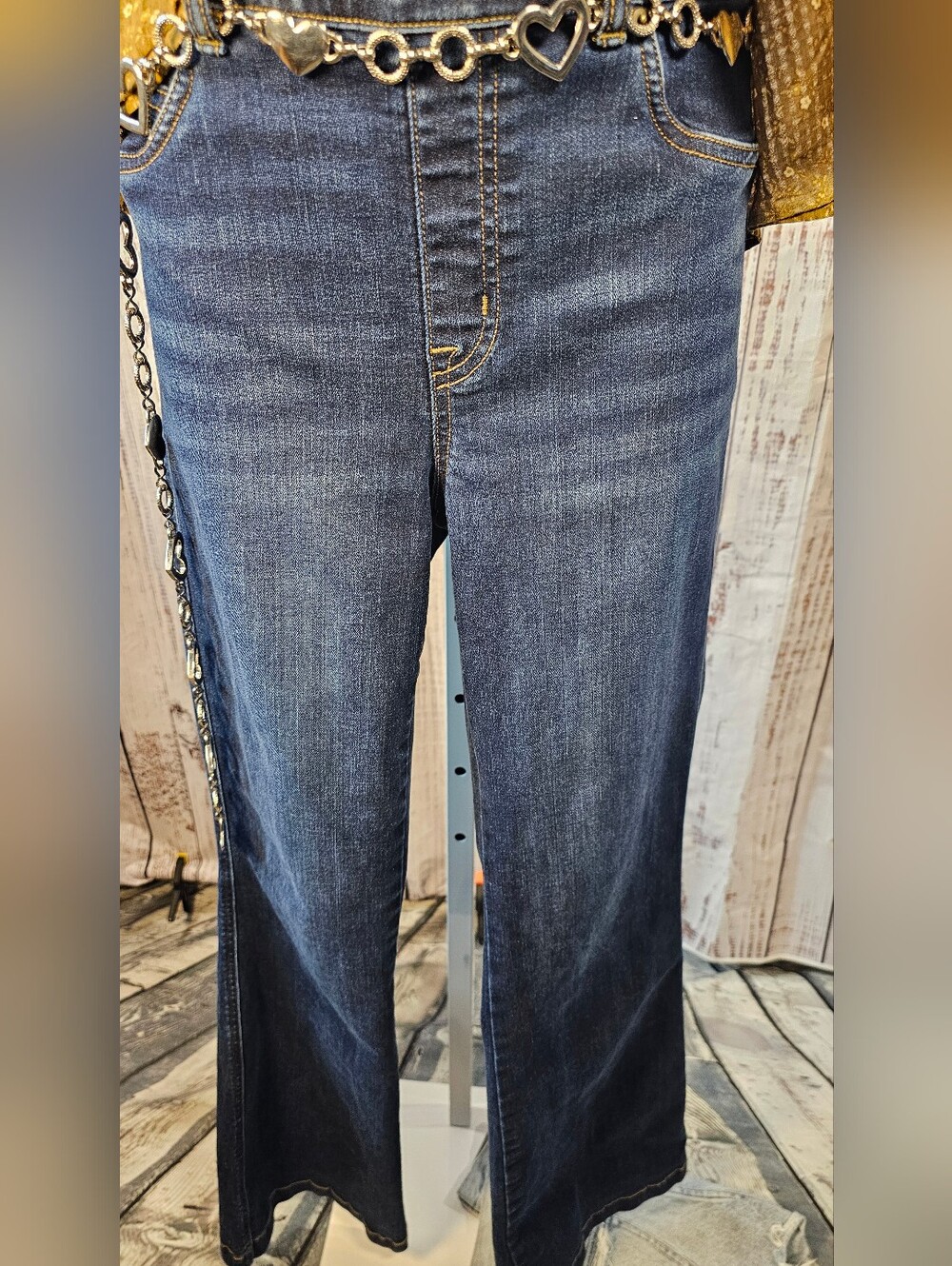 SPANX Petite Flare Jeans Dark Wash Pull-On Stretch Denim Women’s Medium Petite